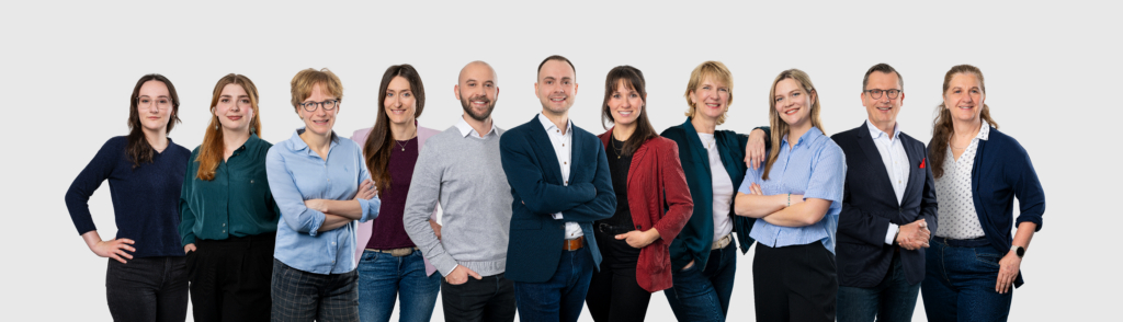 Gruppe-0626-_Hintergrund_grau