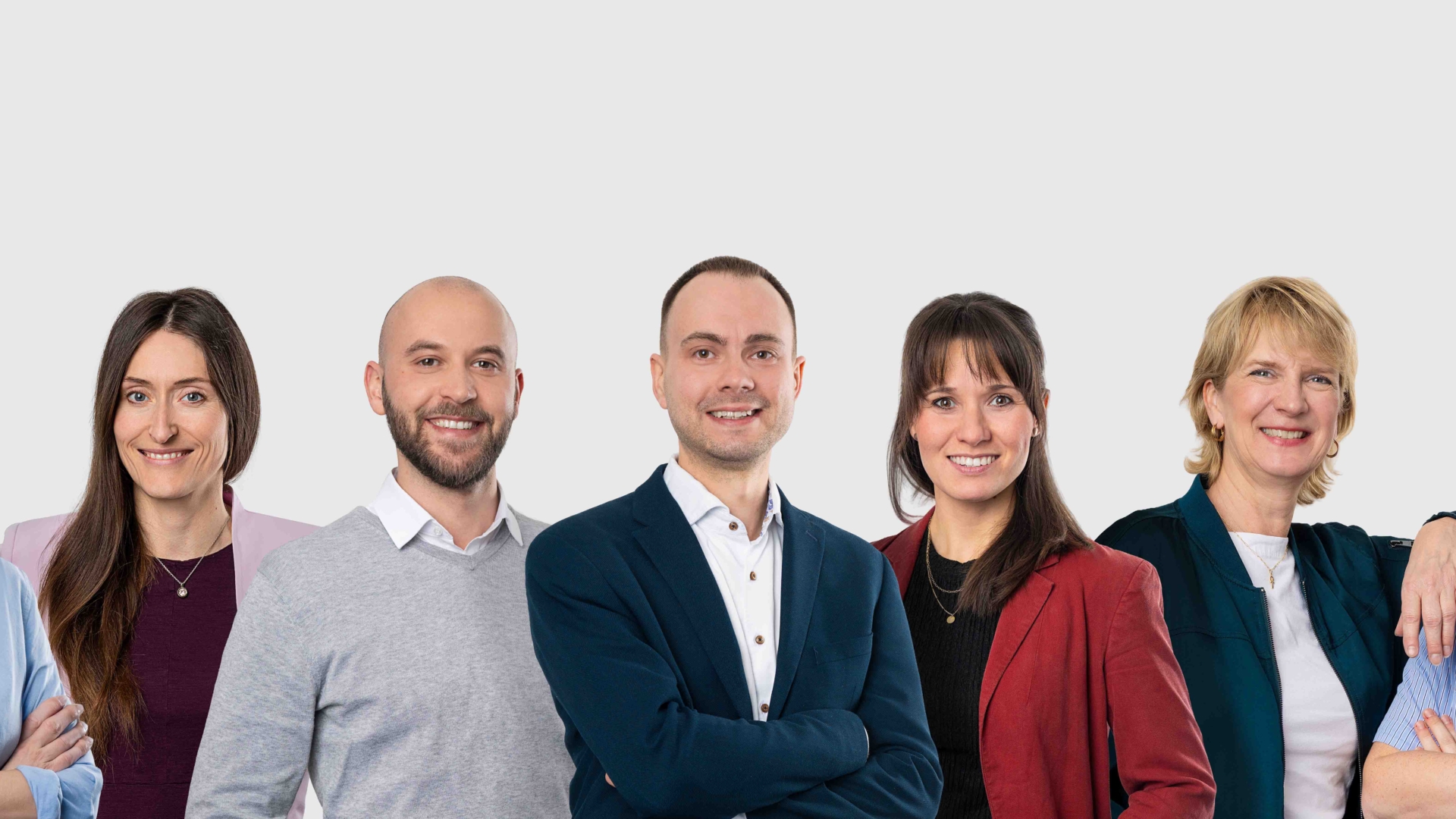 Gruppe-0626-_Hintergrund_grau_small3